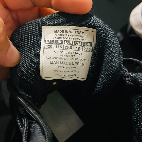 Under Armour Cleats - Picture 3 of 3